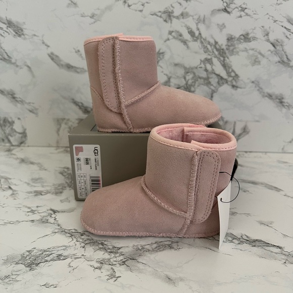 UGG Baby Infant Classic Pink Boots Booties 11436931 Size 4/5C - Picture 2 of 8